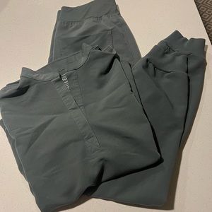 FIGS Bonsi set. Zamora joggers in SMALL and Rafela top in XS.